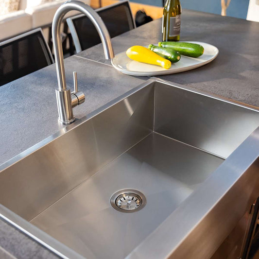 True Flame 32" Farmhouse Sink (Package)