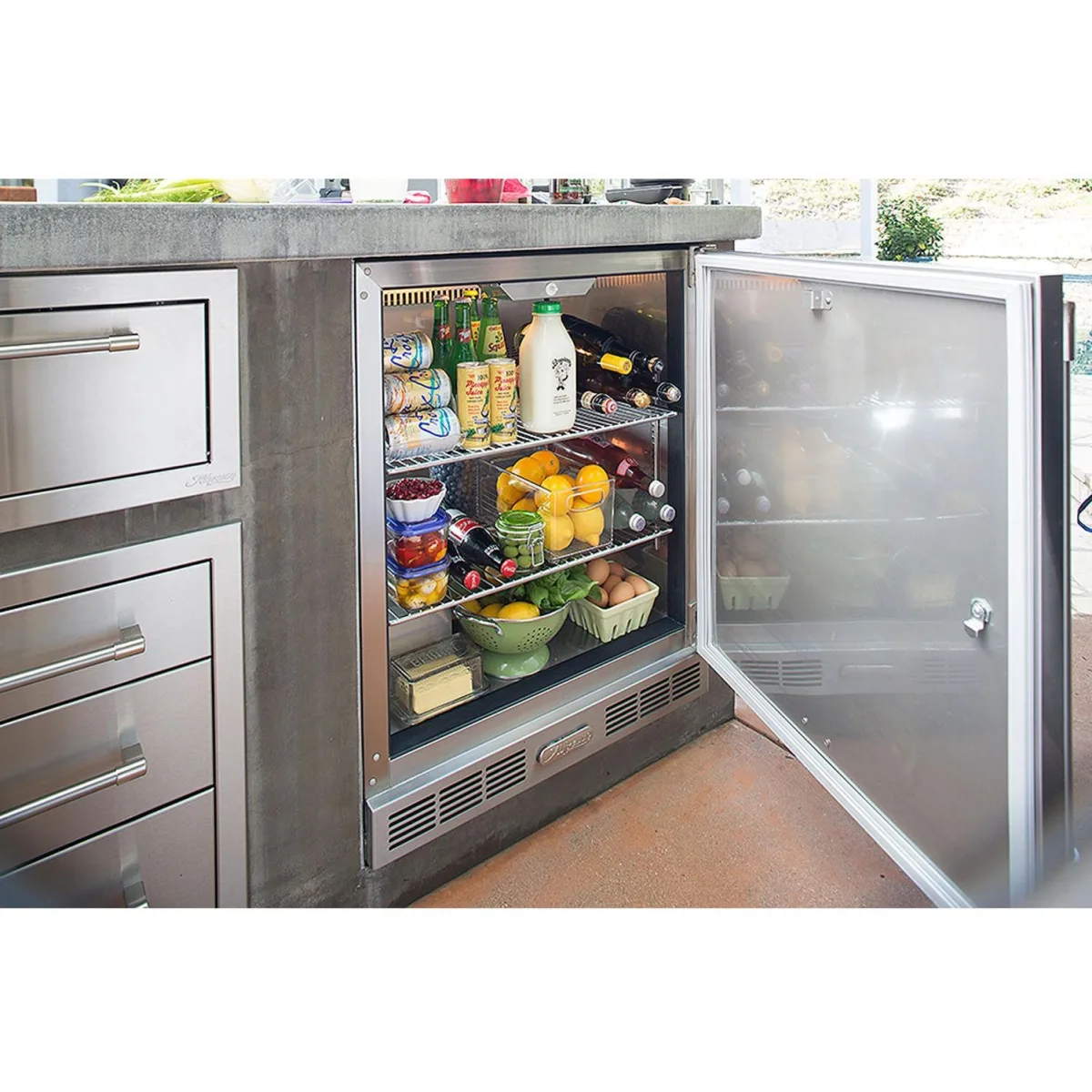 Alfresco - 28" Single Door Refrigerator (7.25 CU.FT.)