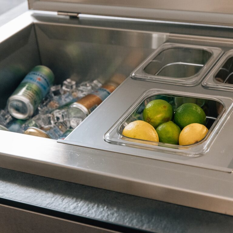 Summerset - 28"x 21" 2.7c Drop-In Ice Chest