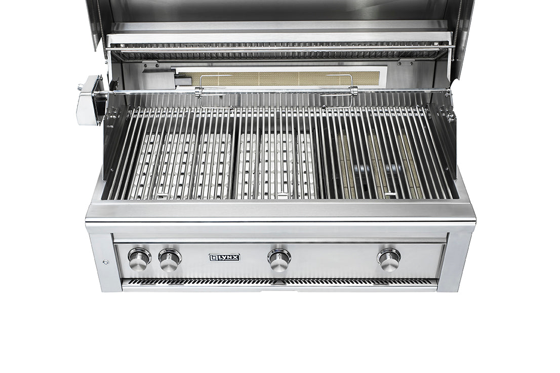 Lynx 42" Professional Built in Grill with 1 Trident Infrared Burner and 2 Ceramic Burners and Rotisserie w/insulated jacket