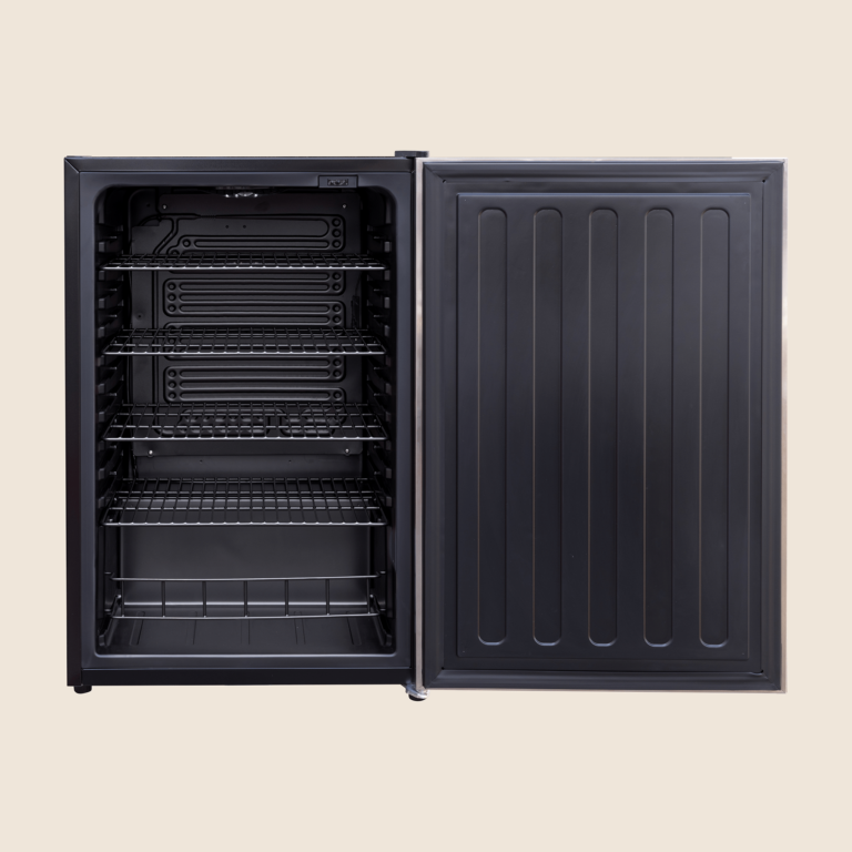 Summerset - 22" Deluxe Outdoor Approved Compact Refrigerator / Right Handle