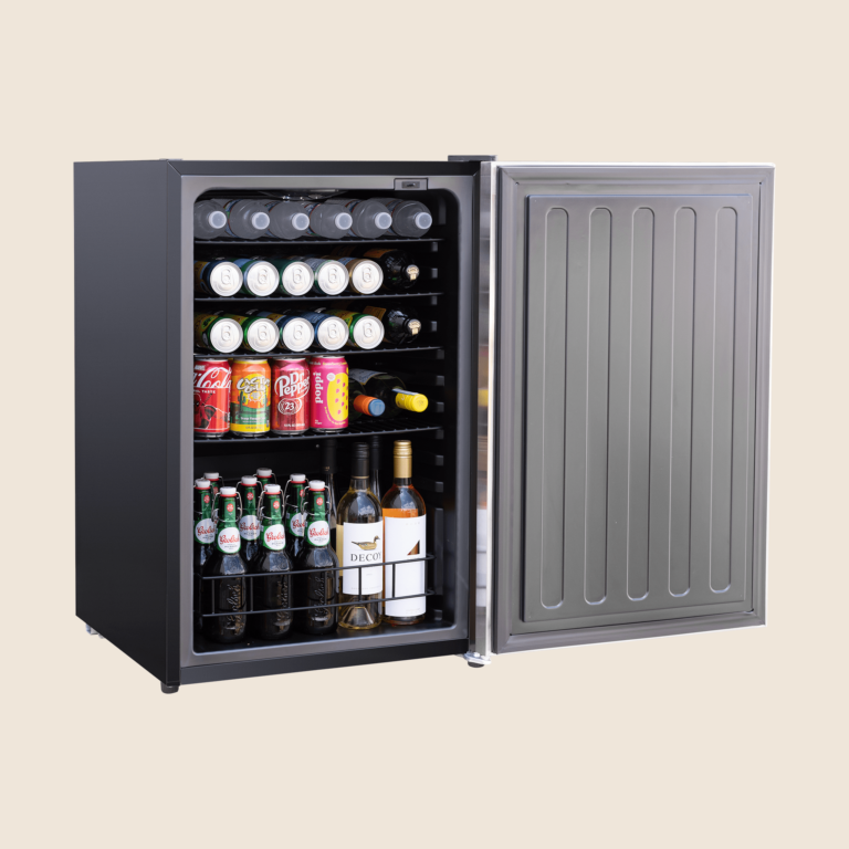 Summerset - 22" Deluxe Outdoor Approved Compact Refrigerator / Right Handle
