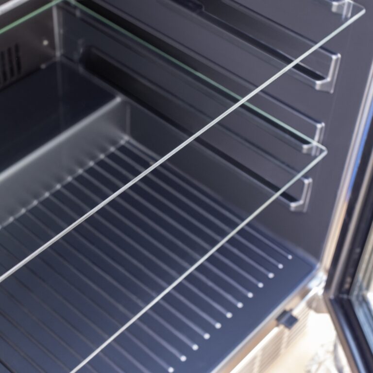 Summerset - 24" Outdoor Rated Refrigerator w / Glass Door