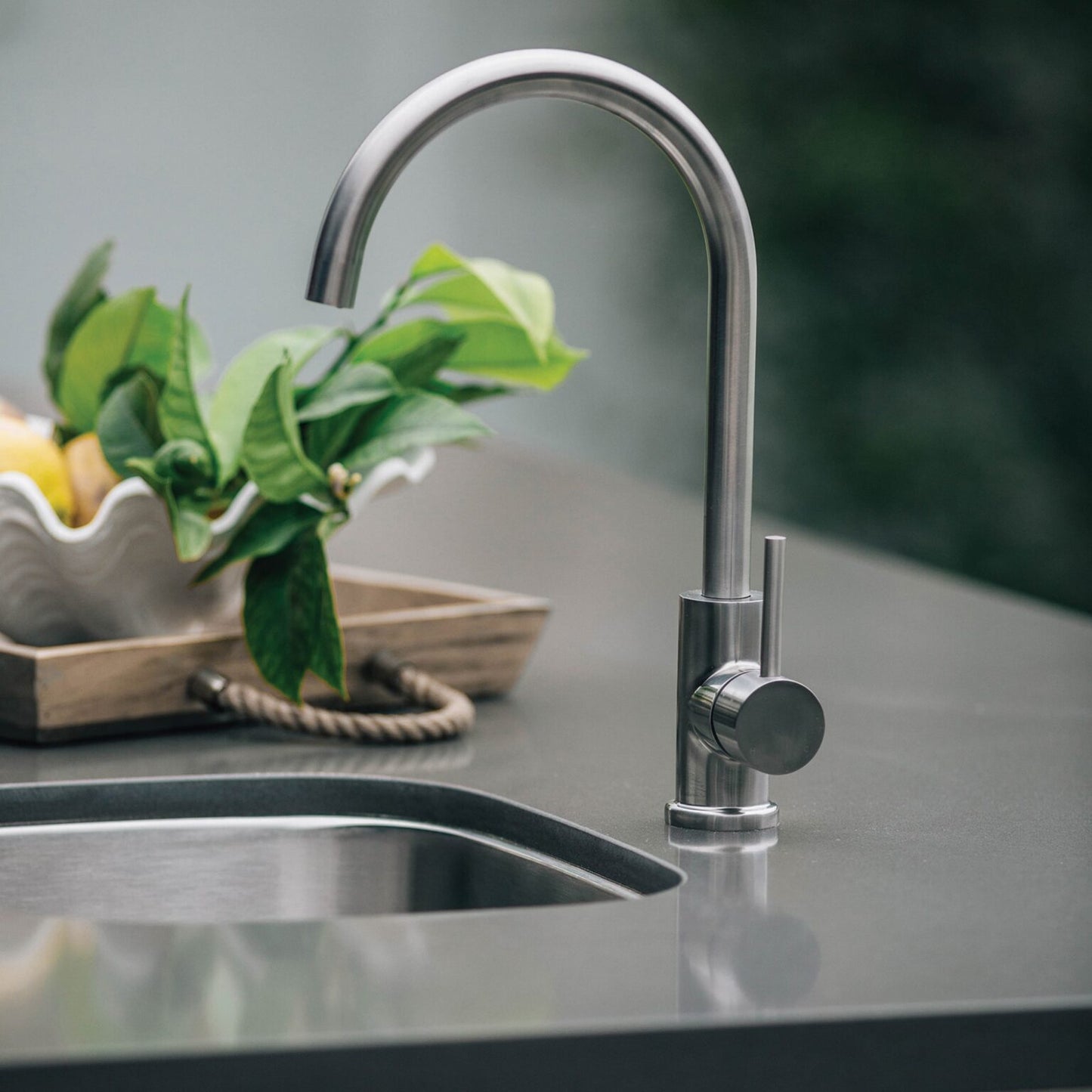 American Made Grills - 19" Undermount Sink & 360º Hot/Cold Faucet