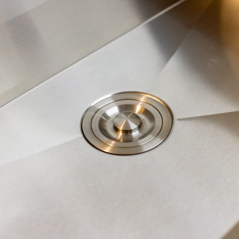 Summerset - 32" Farmhouse Sink w/Pull Down Faucet