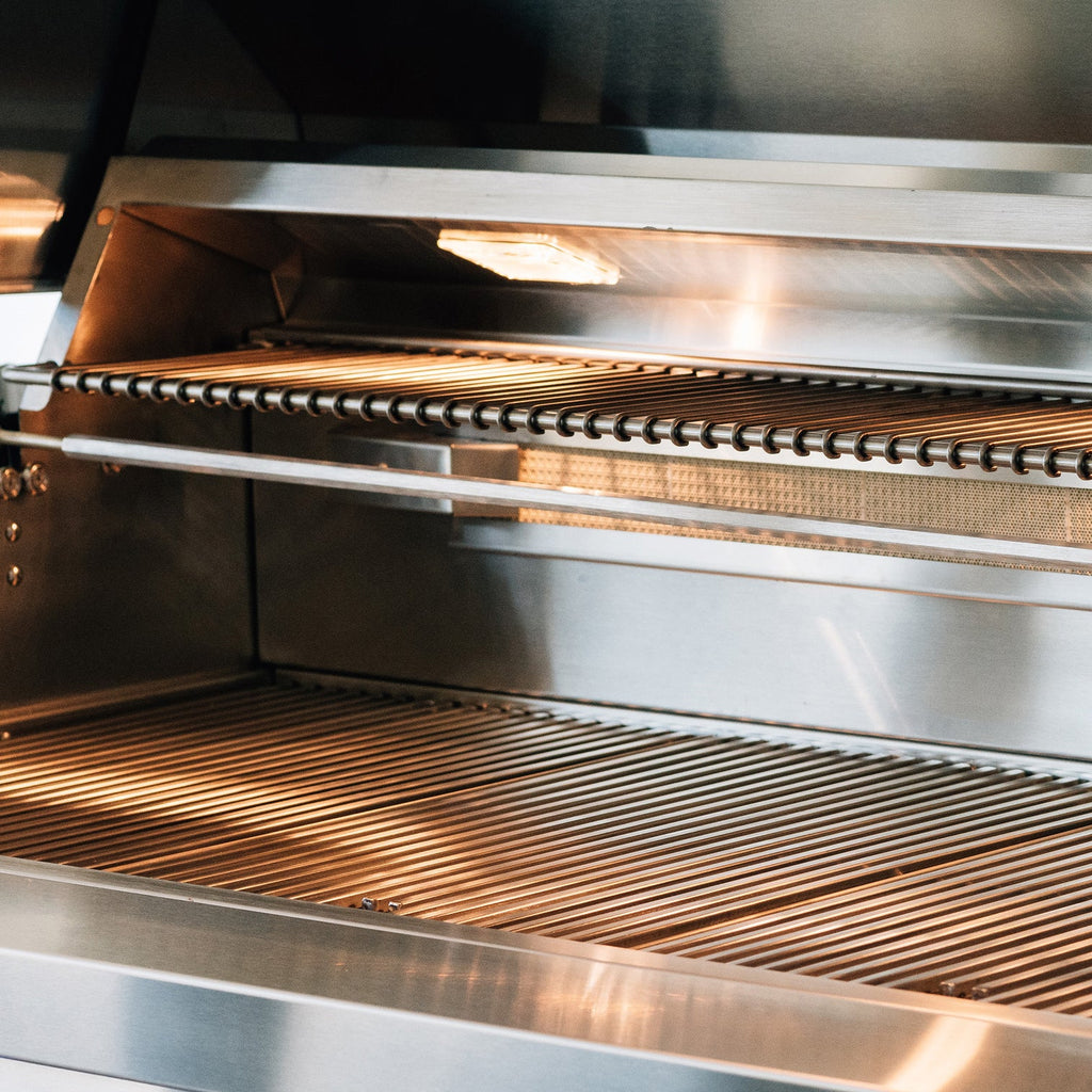 American Made Grills - Estate - 30" Gas Grill w/ Insulated Jacket