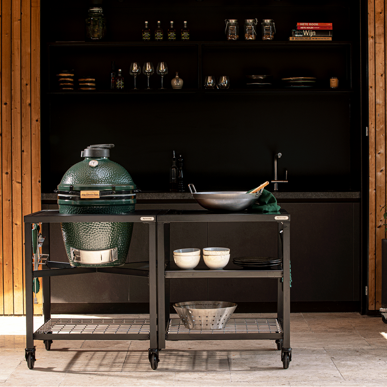 Big Green Egg - Medium Big Green Egg (Surface Mounted)